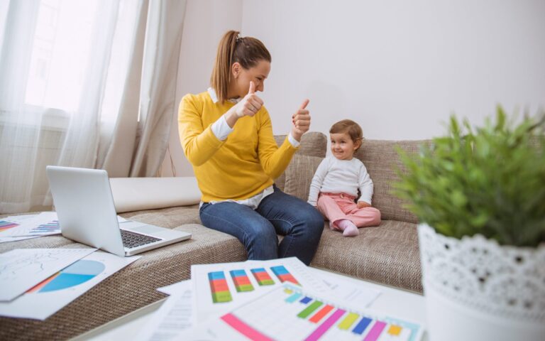 Mutterschutz & Elternzeit – Was ist erlaubt? Welche Regelungen gelten? Wir geben dir einen klaren Überblick und erklären das "ruhende Arbeitsverhältnis".